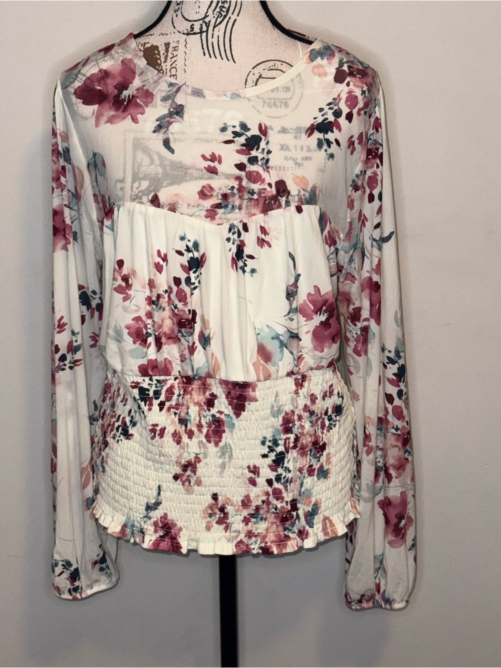 NEW - torrid White Long-Sleeve Floral Smocked Waist Top - Size 1